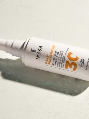 Image Skincare DAILY PREVENTION Protect And Refresh Mist SPF 30 | UITVERKOOP